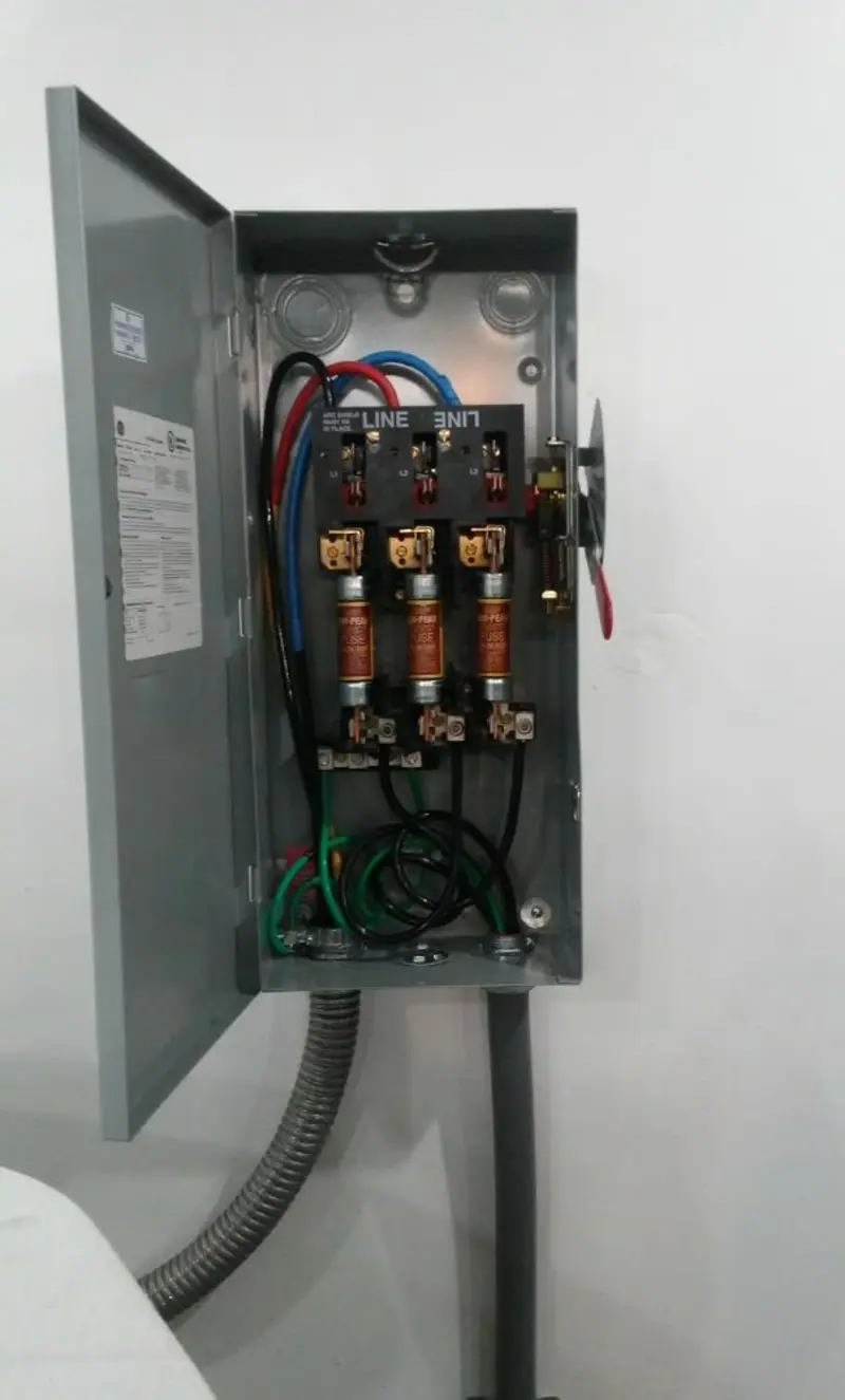 Three-phase disconnect switch installed for Smoke Detector Installation in Edwards